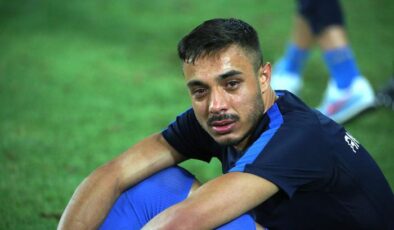 Küme düşen Ankaragücünde futbolcular gözyaşlarını tutamadı