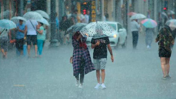 Antalyada sıcak hava yerini yağmura bırakacak