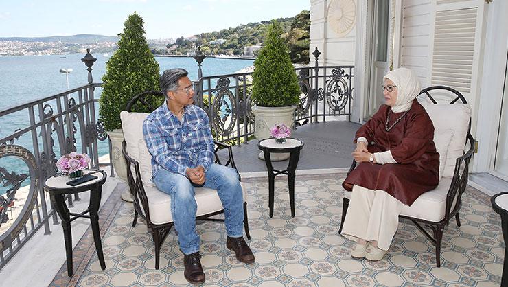 Emine Erdoğan Aamir Khan’ı tebrik etti