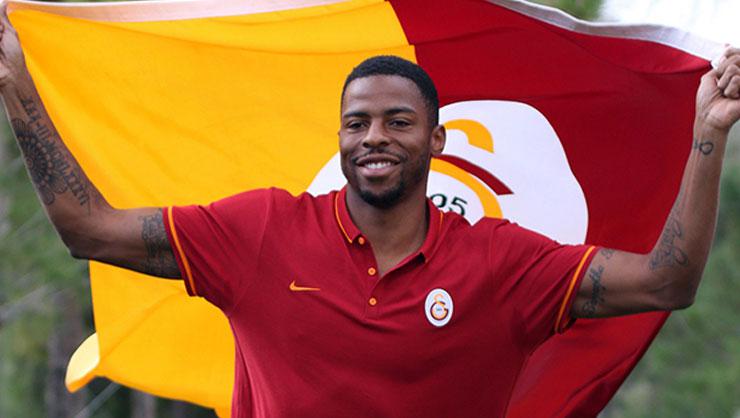Galatasaray’da Donk’un sözleşmesi 1 yıl uzatıldı