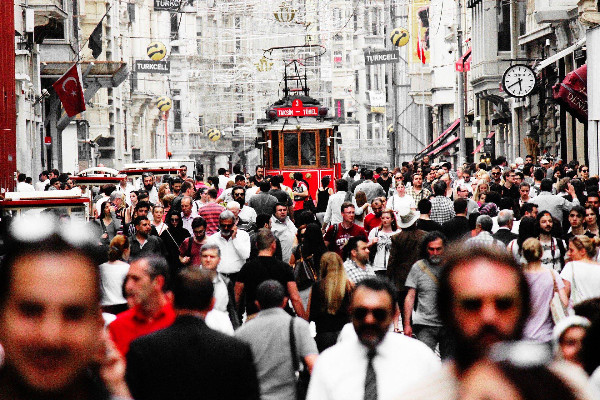 İstanbul için çalışma saati ve toplu ulaşım uyarısı