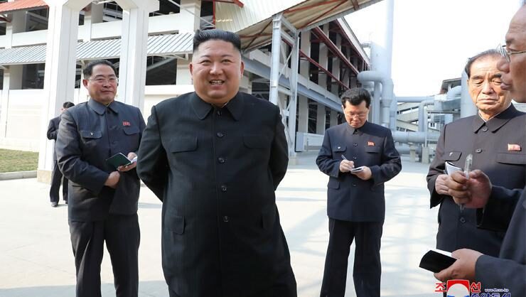 Kuzey Kore lideri Kim Jong-un komada