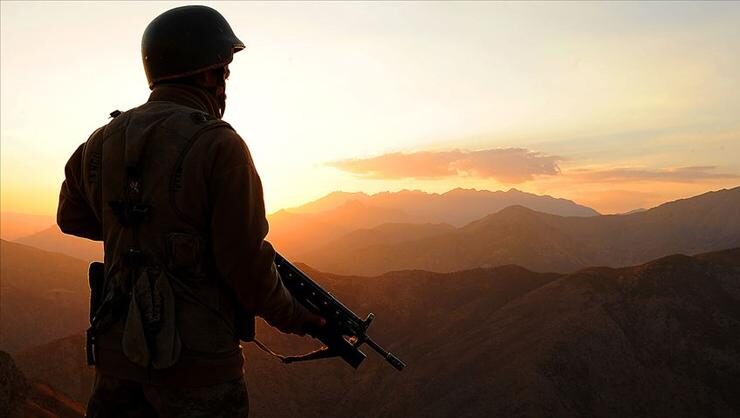 5 PKKlı terörist Silopide teslim oldu
