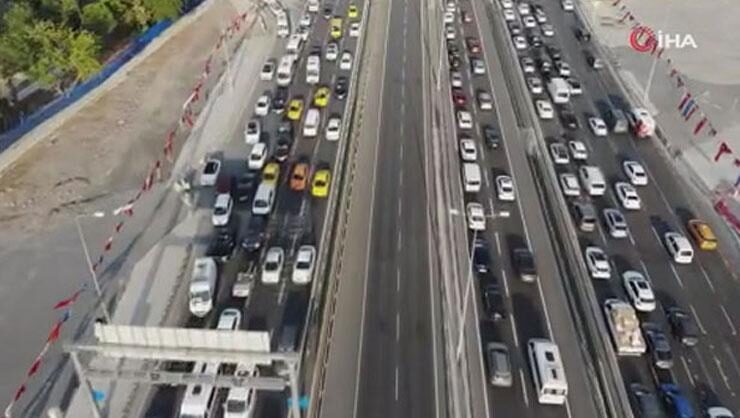 İstanbul’da deprem ve mesai bitimi trafiği olumsuz etkiledi