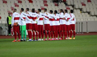 Sırbistan-Türkiye Uluslar Ligi maçında Şenol Güneşten revizyon