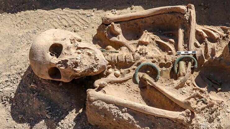 Vanda Urartulu kadın mezarı ortaya çıkarıldı