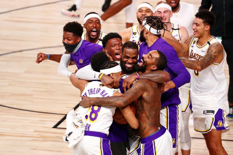 Lakers Miami Heati sahadan sildi, 10 yıl sonra şampiyonluk geldi