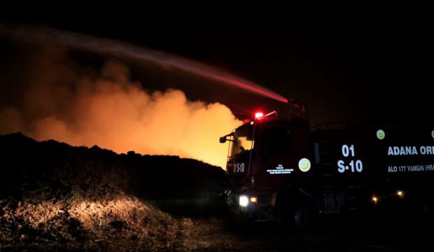 Adana’da yıldırım düşen enerji tesisinde yangın