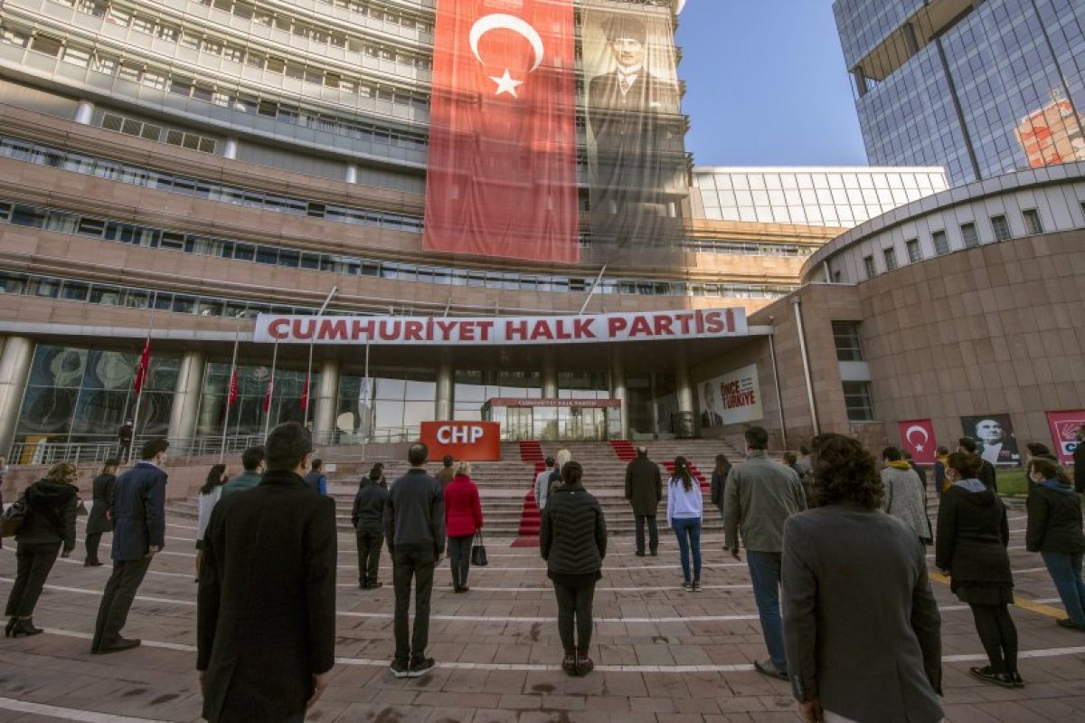 CHP Genel Merkezi nde Atatürk için saygı duruşu #2