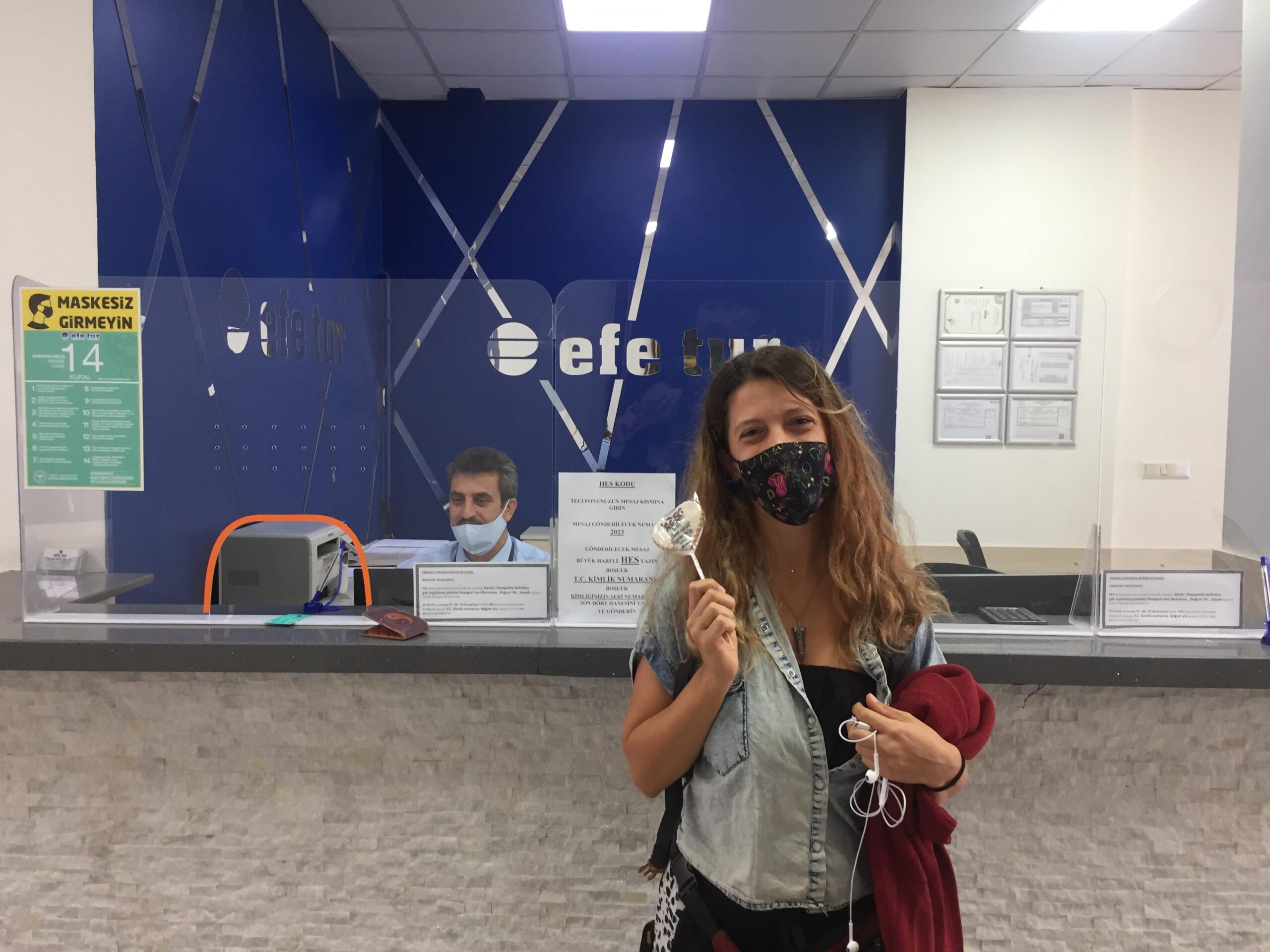Efe Tur Özemniyet 29 Ekimi yolcularıyla kutladı