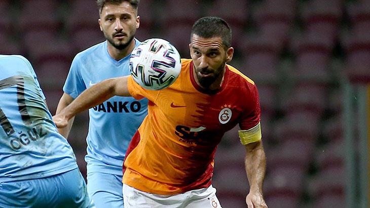Galatasarayda Arda Turan formayı yine alıyor