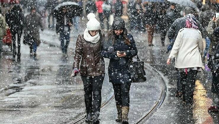 AKOMdan İstanbula kar uyarısı: Sıcaklık -1 ila -9 derece arasında…