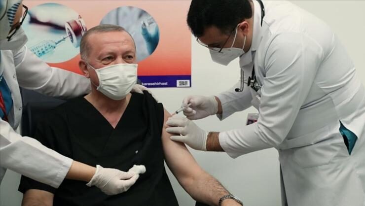 Cumhurbaşkanı Erdoğana aşı yapan doktor kim?