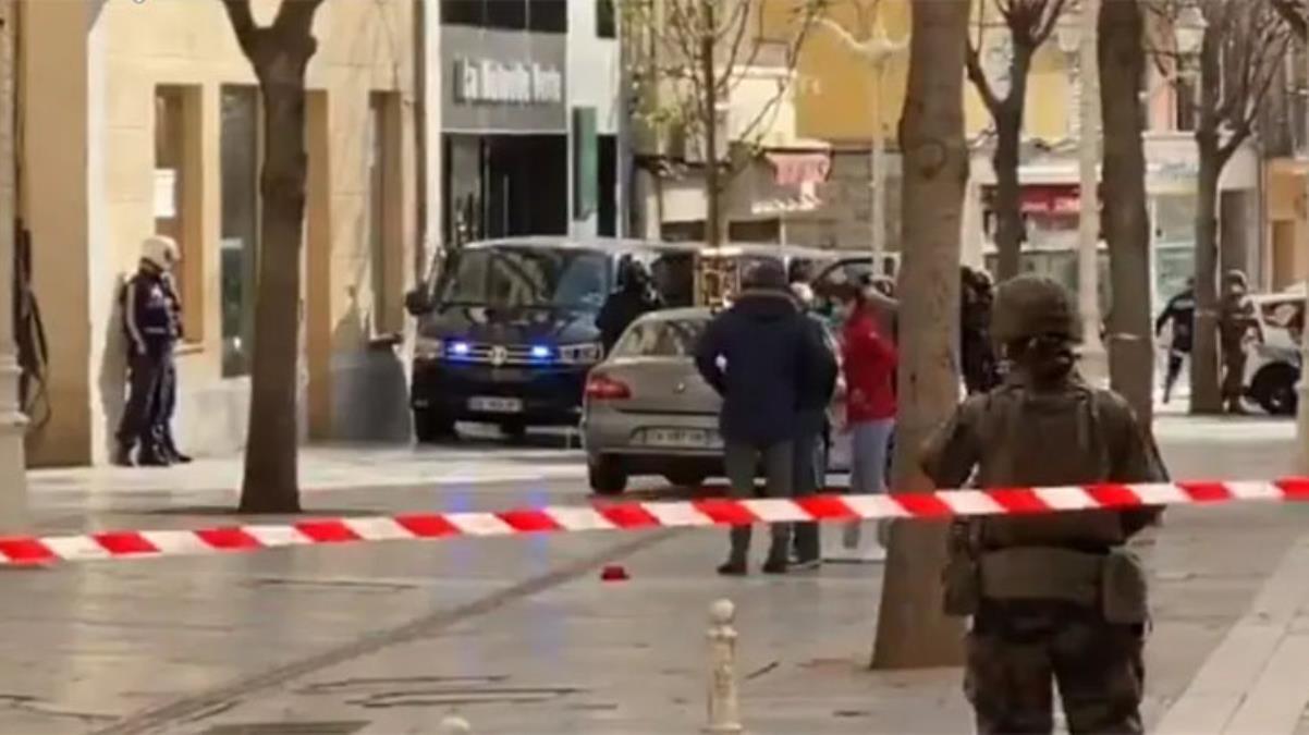 Fransa’da içinde kesik insan kafası olan bir kutu sokağa fırlatıldı