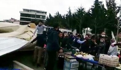 İzmirde fırtına felaketi! Uçan çatı pazar yerine düştü: Yaralılar…