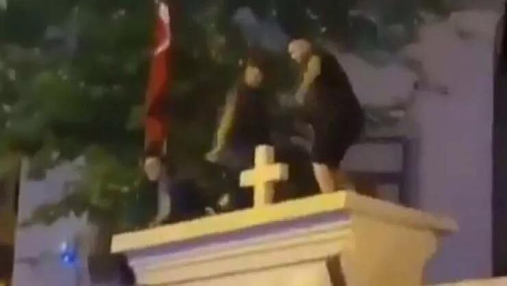 Son dakika: İstanbuldaki kilise saygısızlığında flaş gelişme