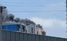 İstanbul Esenyurt’ta çamaşır askılığı fabrikasında yangın çıktı!