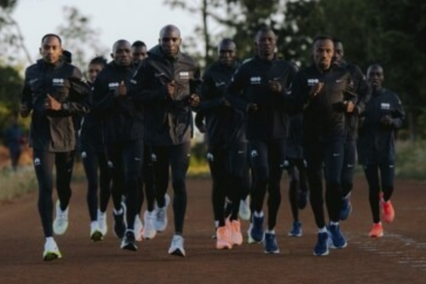 Huawei, Eliud Kipchoge’nin Koşu Takımıyla Ortaklık Kurarak Sporda Yeni Olanaklar Yaratıyor